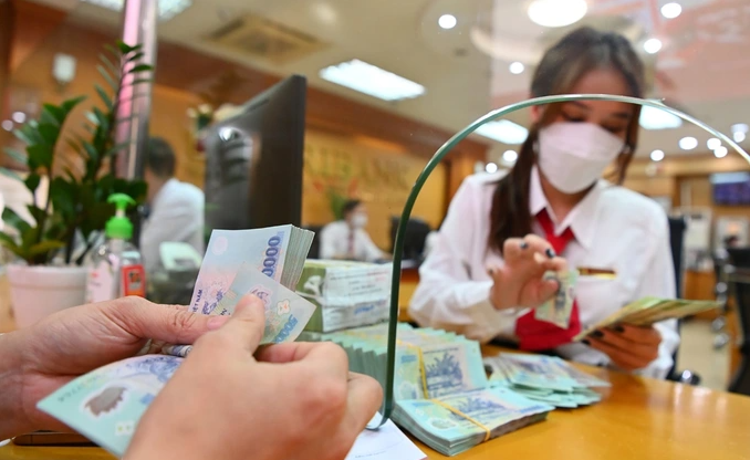 Áp lực lãi suất chưa hạ nhiệt, doanh nghiệp vẫn “khát” vốn - Ảnh 1.