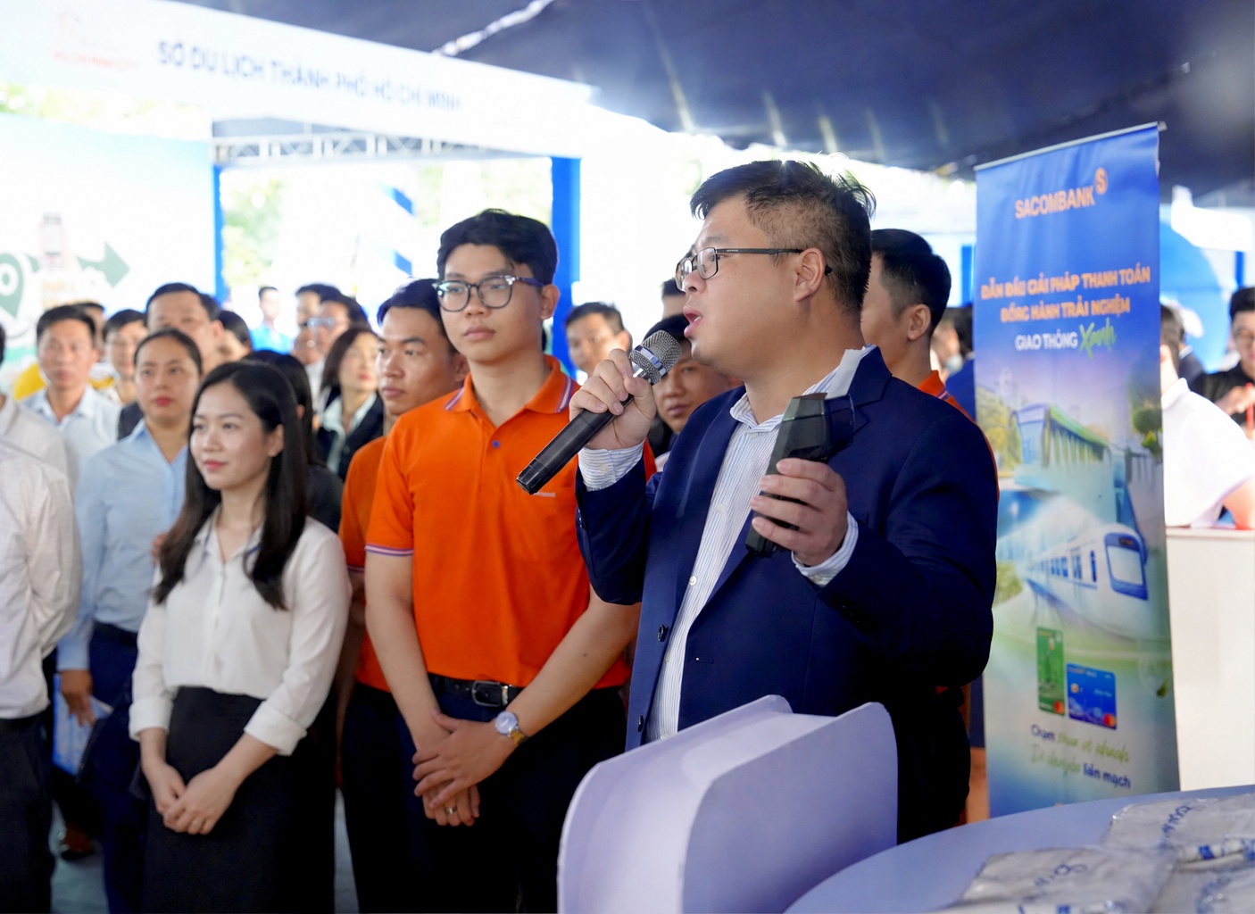 Gian hàng của SACOMBANK thu hút khách quốc tế tại Lễ hội tài chính số 2026- Ảnh 2.