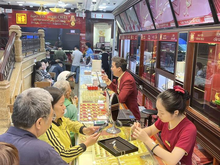 Giá vàng sắp tới sẽ tăng hay giảm?- Ảnh 1.