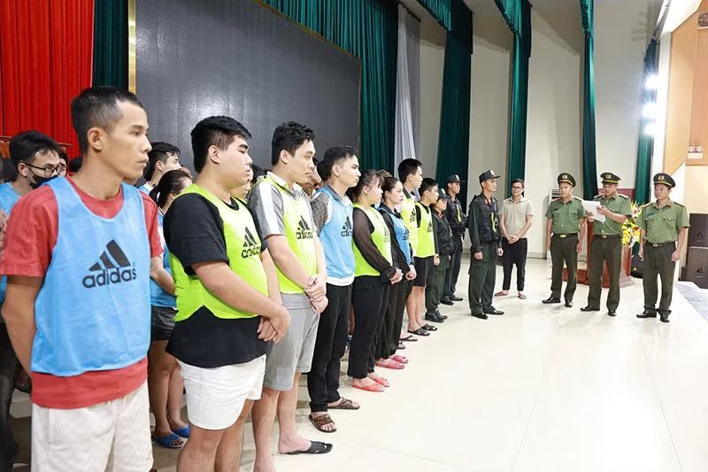 Đột kích "công ty tài chính" ở Lào, lộ đường dây cờ bạc 4.000 tỉ đồng, tiền chảy về Trung Quốc - Ảnh 2.