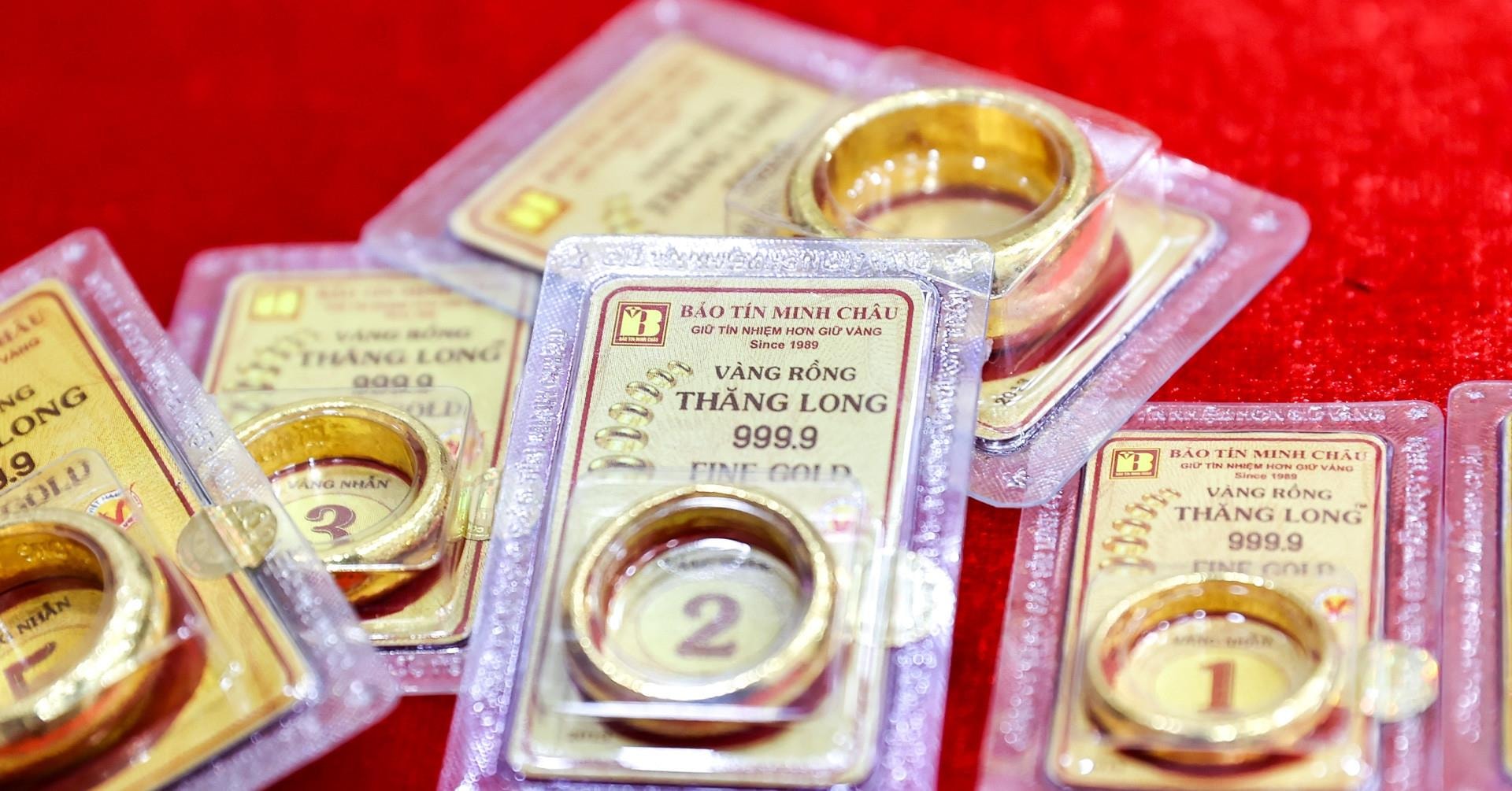 Giá vàng nhẫn trơn, vàng miếng tối 10/6 tiếp tục giảm thêm - Ảnh 1.