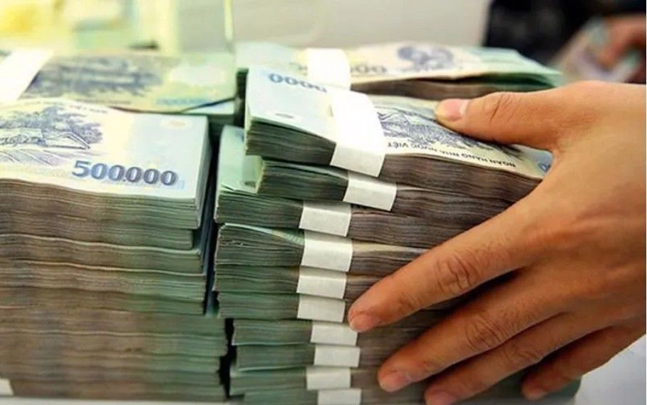 Lãi suất tiết kiệm biến động trái chiều - Ảnh 1.