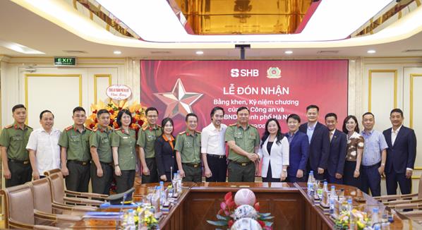 Bộ Công an tặng bằng khen cho SHB - Ảnh 2.