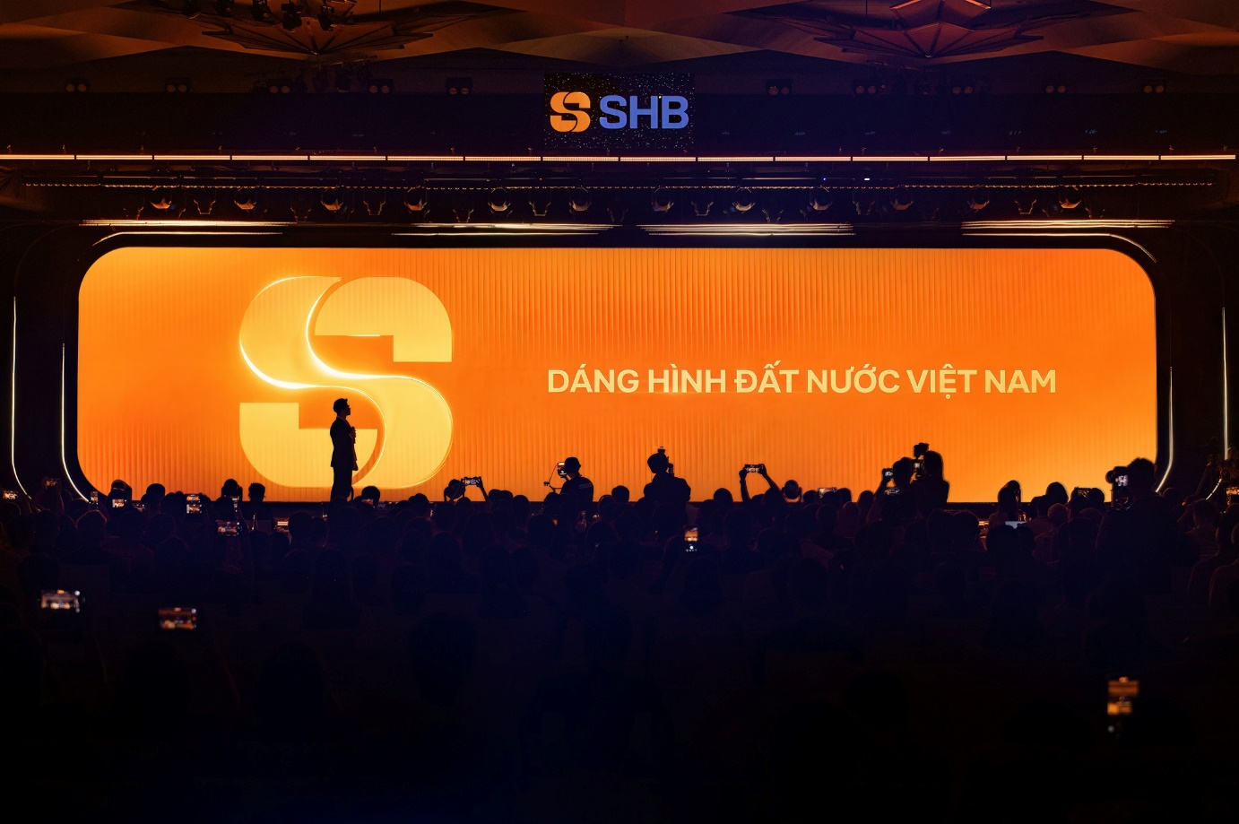 Từ quốc tế đến Việt Nam: Chiến lược tái định vị thương hiệu ngân hàng - Ảnh 3.