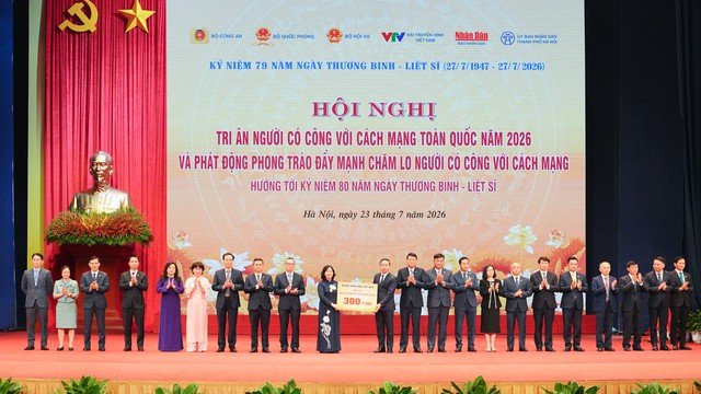 LPBank đóng góp 15 tỷ đồng chăm lo người có công, nối dài hành trình "Đền ơn đáp nghĩa"- Ảnh 1.
