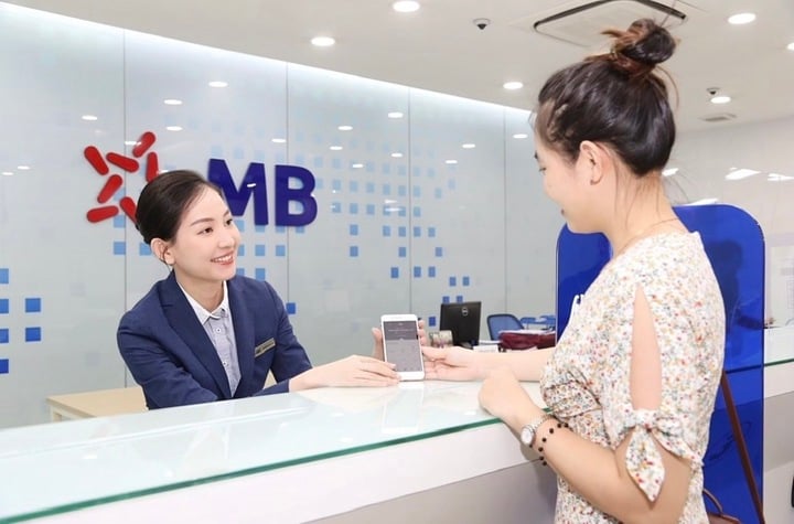 Một ngân hàng đưa ra lãi suất tiết kiệm 8%/năm cho kỳ hạn 6 tháng- Ảnh 1.