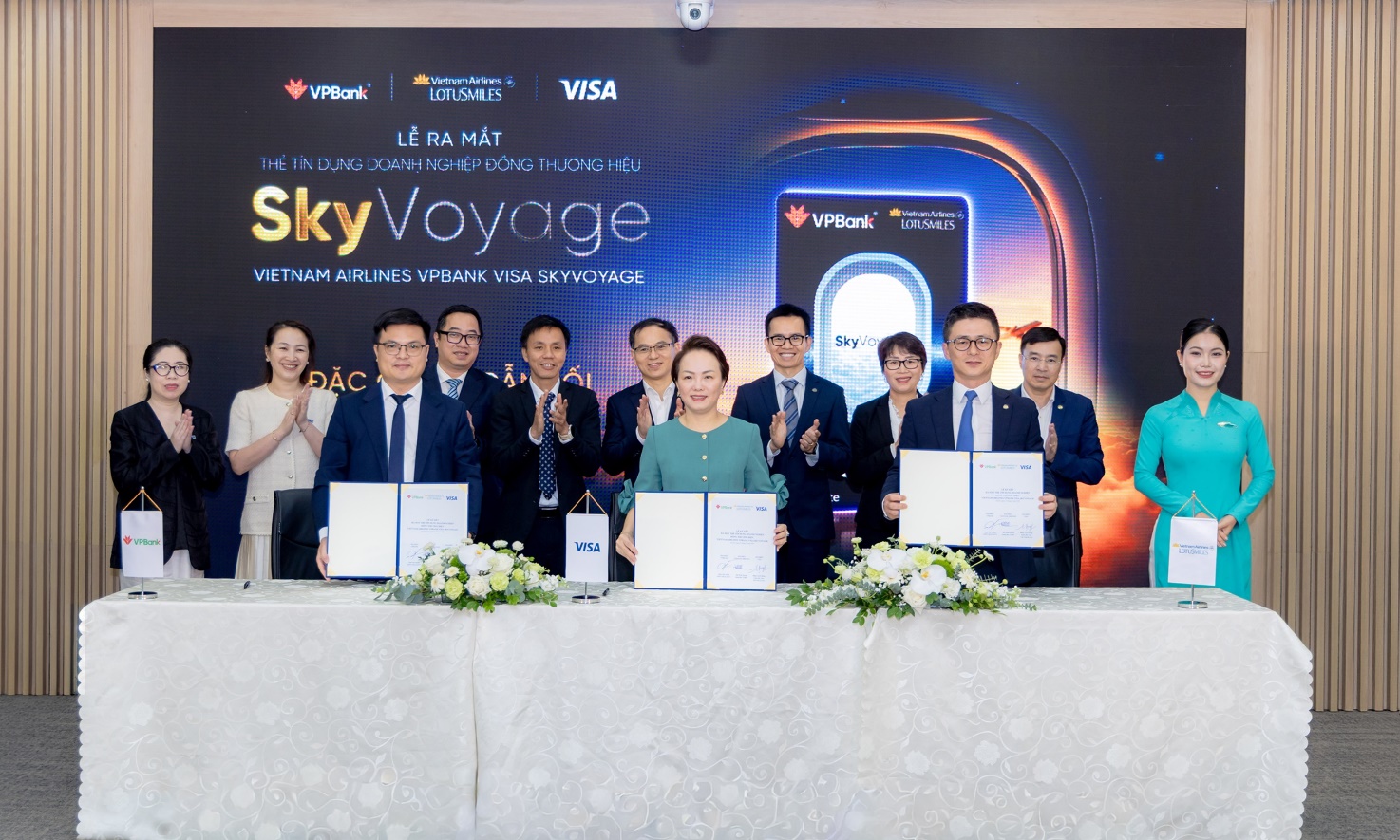 Biến chi tiêu doanh nghiệp thành dặm bay: VPBank, Vietnam Airlines và Visa ra mắt thẻ SkyVoyage - Ảnh 1.