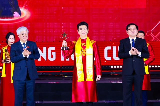 Phó Chủ tịch SHB Đỗ Quang Vinh tham gia Đoàn Chủ tịch Hội Doanh nhân trẻ Việt Nam khóa VIII- Ảnh 2.