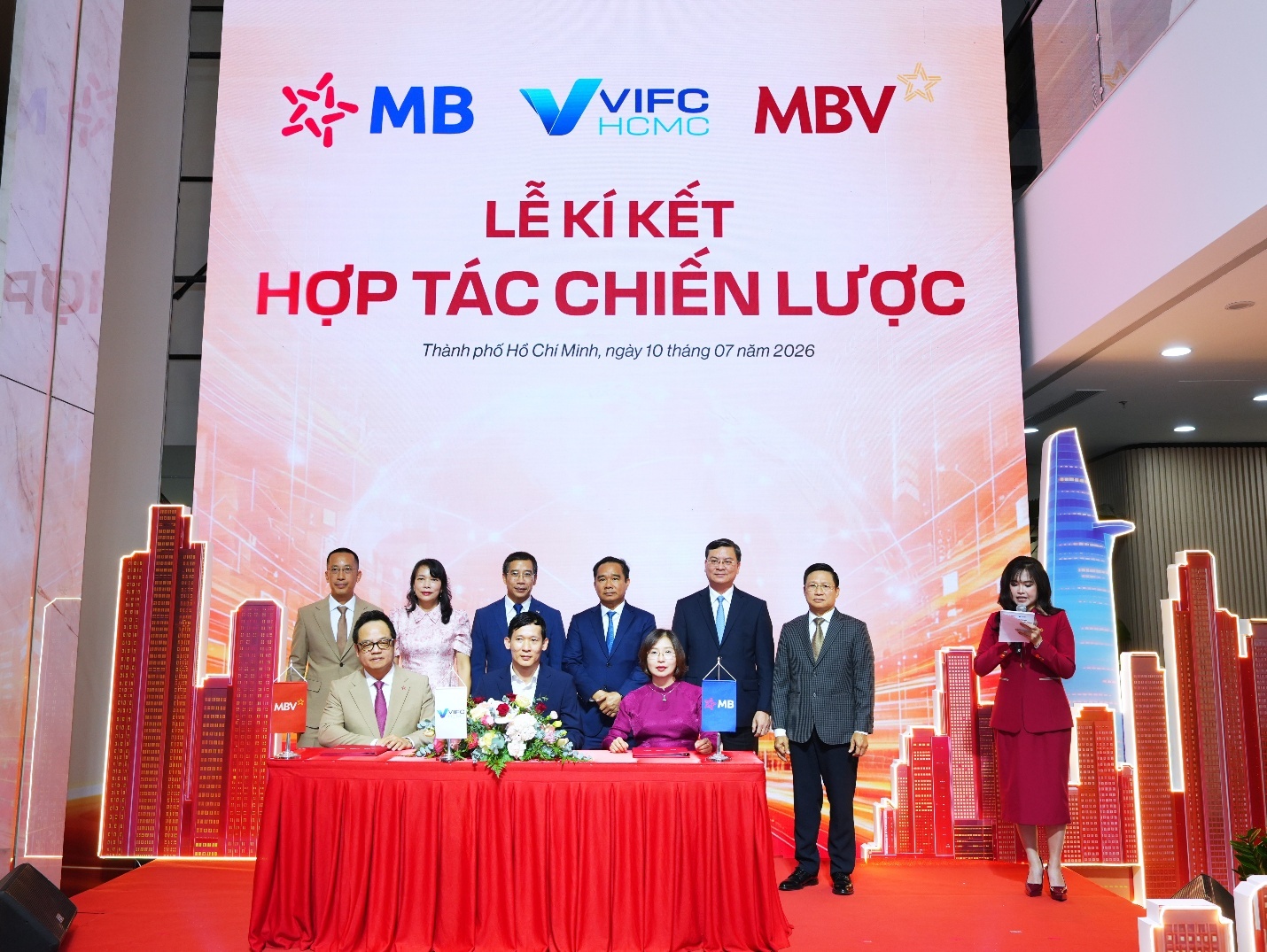 Khai trương trụ sở kinh doanh tại VIFC-HCMC: Bước chuyển sang thị trường phía Nam của MBV - Ảnh 2.