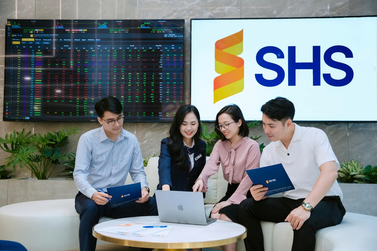 SHS ba năm liên tiếp được vinh danh “Nơi làm việc tốt nhất châu Á” - Ảnh 2.