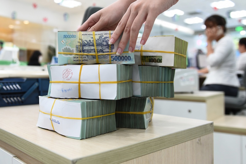 Không phải vàng hay chứng khoán, chuyên gia khuyên ưu tiên gửi tiền ngân hàng lúc này: Lý do phía sau gây bất ngờ- Ảnh 1.