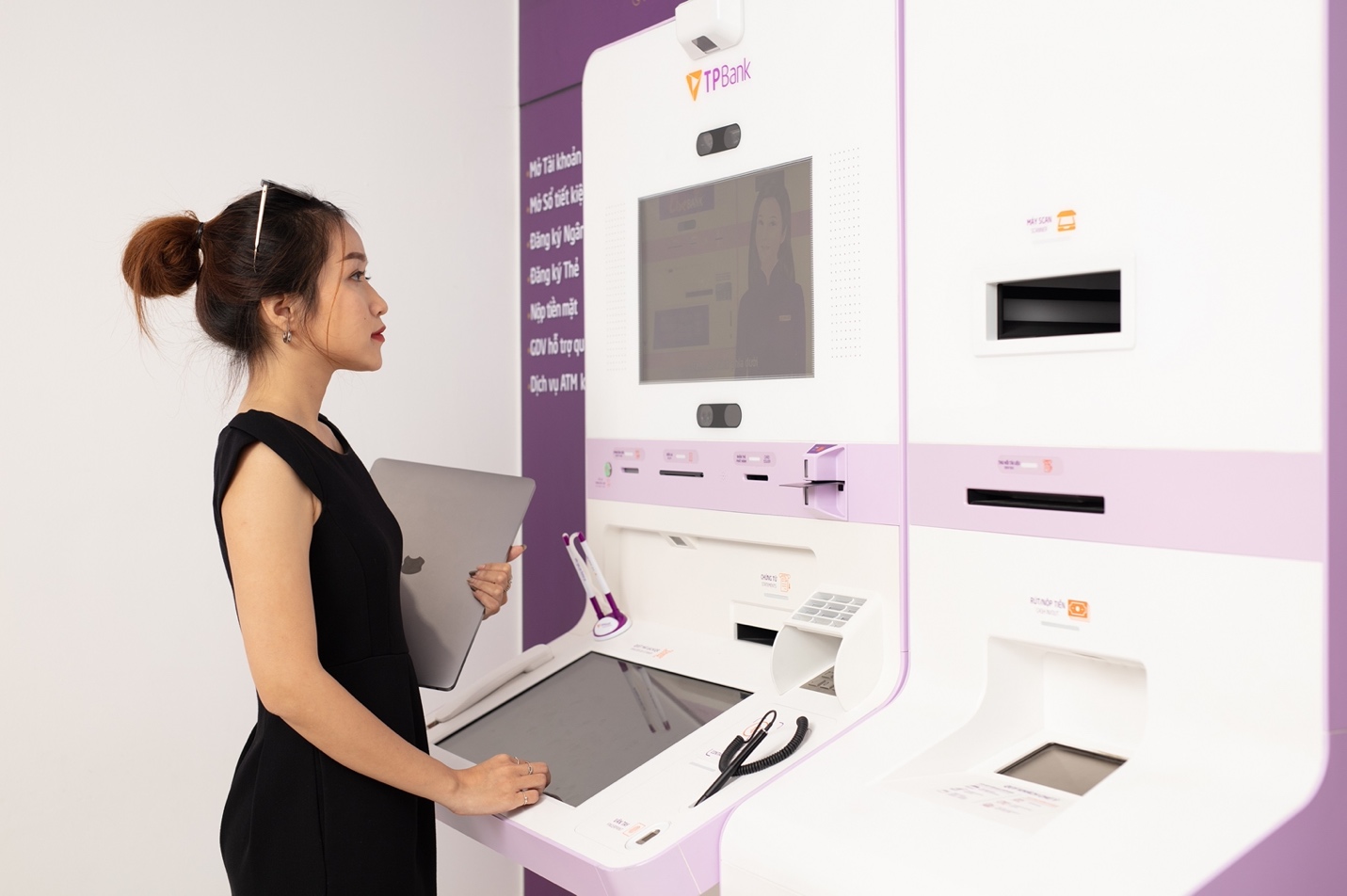 TPBank ra mắt tính năng rút tiền mặt cho Doanh nghiệp tại LiveBank 24/7 - Ảnh 1.