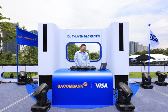Có gì bên trong “Siêu du thuyền” SACOMBANK Visa tại concert The Siren World Opens 2026? - Ảnh 8.
