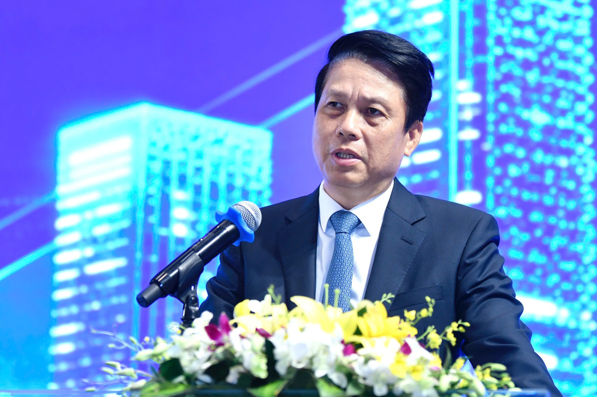 Người nhà của Phó Thống đốc NHNN từng làm thủ tục xuất viện rồi phải nhập viện luôn vì quá mệt do chờ làm thủ tục - Ảnh 1.