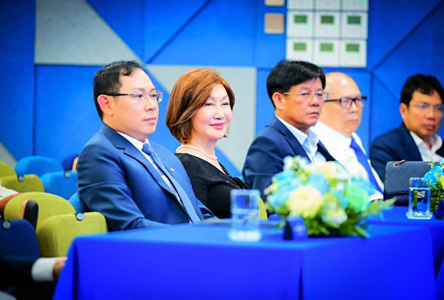 Người phụ nữ "trên cả tuyệt vời" đối với Chủ tịch ACB Trần Hùng Huy - Ảnh 4.